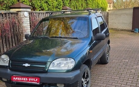 Chevrolet Niva I рестайлинг, 2003 год, 299 000 рублей, 1 фотография