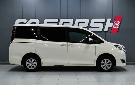 Toyota Noah III, 2018 год, 2 499 000 рублей, 5 фотография