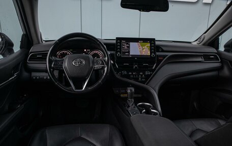 Toyota Camry, 2022 год, 3 150 000 рублей, 12 фотография
