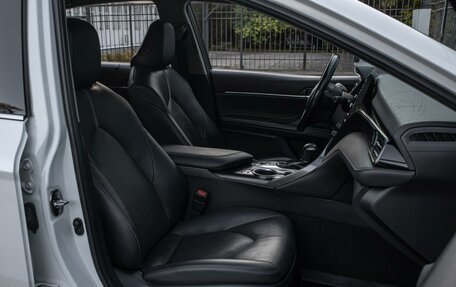 Toyota Camry, 2022 год, 3 150 000 рублей, 14 фотография