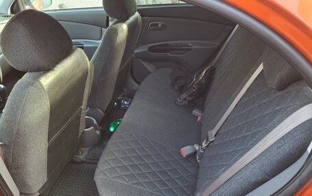 KIA Rio II, 2010 год, 700 000 рублей, 18 фотография