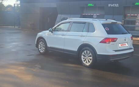 Volkswagen Tiguan II, 2018 год, 2 100 000 рублей, 4 фотография