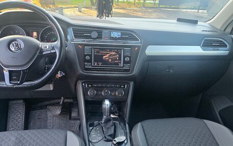 Volkswagen Tiguan II, 2018 год, 2 100 000 рублей, 8 фотография