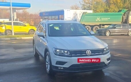 Volkswagen Tiguan II, 2018 год, 2 100 000 рублей, 2 фотография