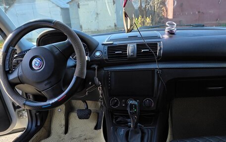 BMW 1 серия, 2010 год, 980 000 рублей, 10 фотография