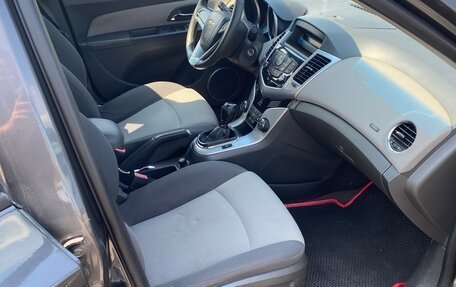 Chevrolet Cruze II, 2010 год, 365 000 рублей, 9 фотография