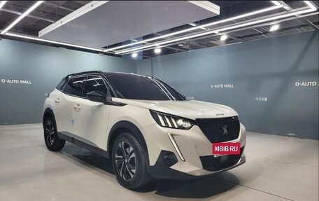 Peugeot 2008 II, 2022 год, 1 990 000 рублей, 3 фотография