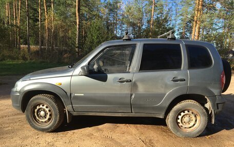 Chevrolet Niva I рестайлинг, 2010 год, 245 000 рублей, 3 фотография