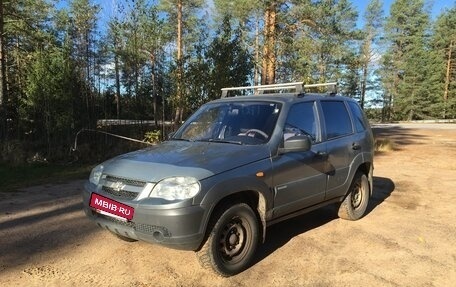 Chevrolet Niva I рестайлинг, 2010 год, 245 000 рублей, 2 фотография