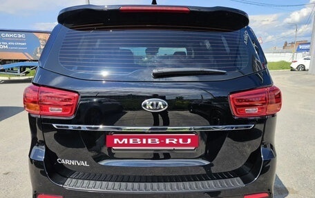 KIA Carnival, 2020 год, 3 000 000 рублей, 2 фотография