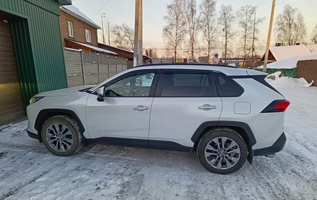 Toyota RAV4, 2021 год, 3 550 000 рублей, 1 фотография
