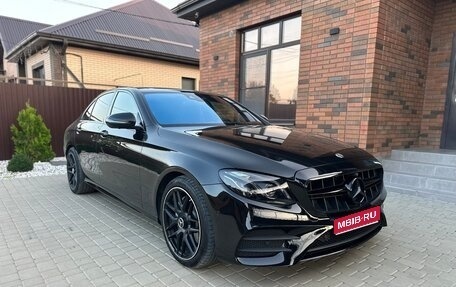 Mercedes-Benz E-Класс, 2018 год, 3 650 000 рублей, 1 фотография