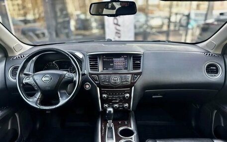 Nissan Pathfinder, 2015 год, 1 870 000 рублей, 21 фотография