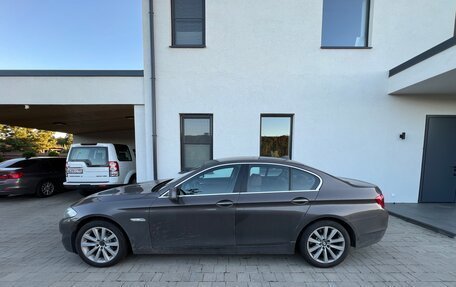 BMW 5 серия, 2011 год, 1 300 000 рублей, 2 фотография