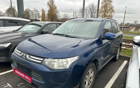 Mitsubishi Outlander III рестайлинг 3, 2014 год, 1 299 000 рублей, 1 фотография