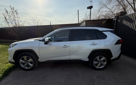 Toyota RAV4, 2019 год, 3 200 000 рублей, 3 фотография