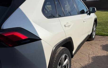Toyota RAV4, 2019 год, 3 200 000 рублей, 8 фотография