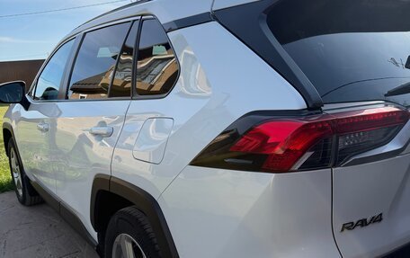 Toyota RAV4, 2019 год, 3 200 000 рублей, 6 фотография