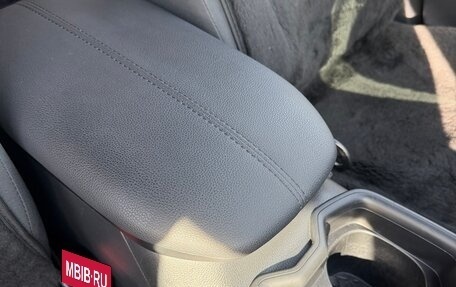 Toyota RAV4, 2019 год, 3 200 000 рублей, 24 фотография