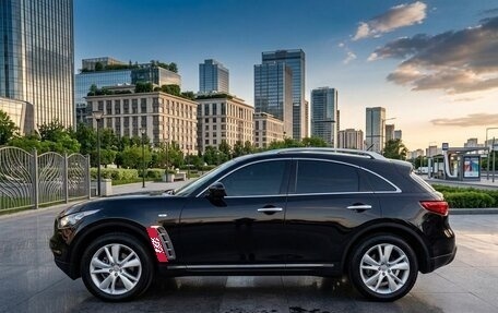 Infiniti FX II, 2013 год, 1 750 000 рублей, 1 фотография