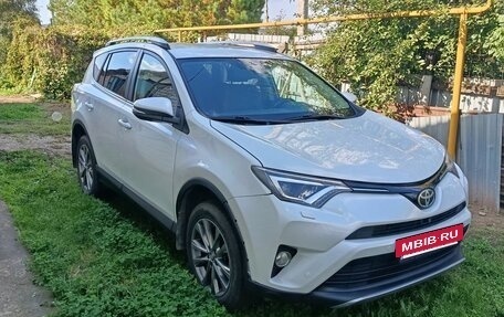 Toyota RAV4, 2018 год, 2 500 000 рублей, 6 фотография