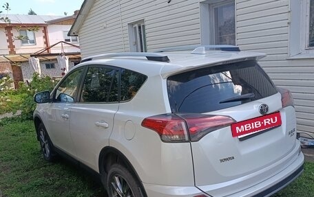 Toyota RAV4, 2018 год, 2 500 000 рублей, 3 фотография