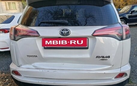 Toyota RAV4, 2018 год, 2 500 000 рублей, 10 фотография