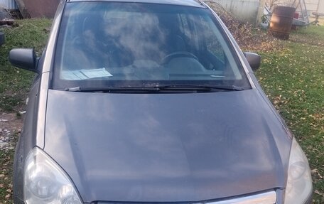 Opel Zafira B, 2010 год, 399 999 рублей, 1 фотография