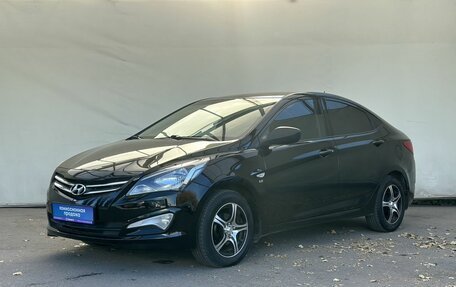 Hyundai Solaris II рестайлинг, 2015 год, 970 000 рублей, 1 фотография