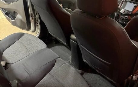 Hyundai Solaris II рестайлинг, 2015 год, 700 000 рублей, 8 фотография