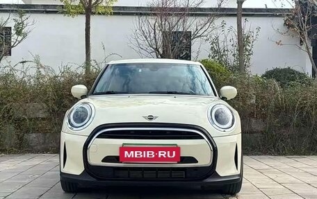 MINI Hatch, 2021 год, 1 490 325 рублей, 2 фотография