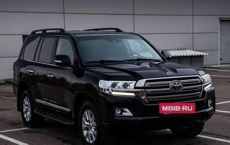 Toyota Land Cruiser 200, 2019 год, 8 387 000 рублей, 3 фотография