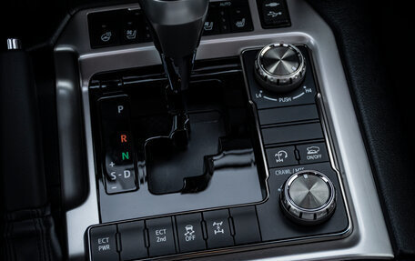Toyota Land Cruiser 200, 2019 год, 8 387 000 рублей, 15 фотография