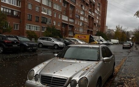 Mercedes-Benz E-Класс, 2001 год, 250 000 рублей, 1 фотография