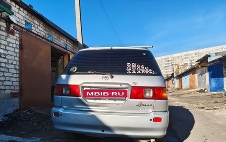 Toyota Ipsum II, 1996 год, 550 000 рублей, 2 фотография