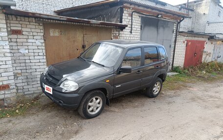 Chevrolet Niva I рестайлинг, 2013 год, 275 000 рублей, 2 фотография