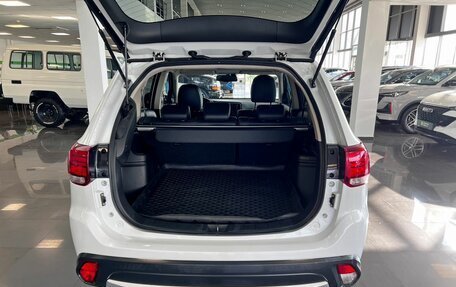 Mitsubishi Outlander III рестайлинг 3, 2016 год, 1 850 000 рублей, 7 фотография