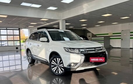 Mitsubishi Outlander III рестайлинг 3, 2016 год, 1 850 000 рублей, 5 фотография