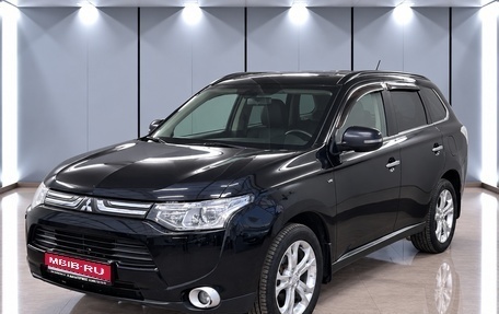 Mitsubishi Outlander III рестайлинг 3, 2013 год, 1 800 000 рублей, 1 фотография
