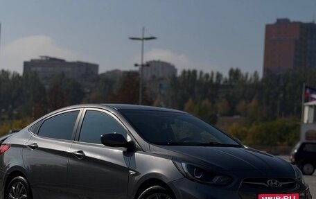 Hyundai Solaris II рестайлинг, 2011 год, 950 000 рублей, 1 фотография
