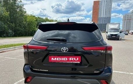 Toyota Highlander, 2023 год, 3 835 000 рублей, 3 фотография