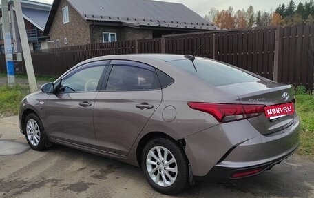 Hyundai Solaris II рестайлинг, 2021 год, 1 300 000 рублей, 3 фотография