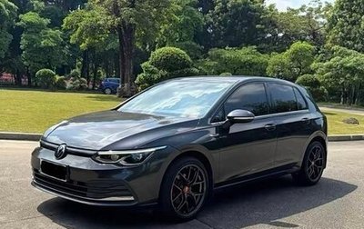 Volkswagen Golf VIII, 2023 год, 1 950 000 рублей, 1 фотография
