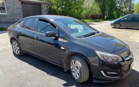Opel Astra J, 2013 год, 640 000 рублей, 1 фотография