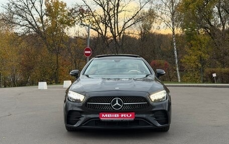 Mercedes-Benz E-Класс, 2021 год, 4 500 000 рублей, 1 фотография