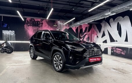 Toyota RAV4, 2022 год, 3 800 000 рублей, 1 фотография