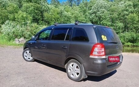 Opel Zafira B, 2010 год, 520 000 рублей, 2 фотография