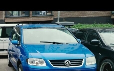 Volkswagen Touran III, 2003 год, 270 000 рублей, 3 фотография