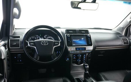 Toyota Land Cruiser Prado 150 рестайлинг, 2019 год, 5 199 365 рублей, 6 фотография