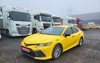 Toyota Camry, 2021 год, 1 650 000 рублей, 1 фотография